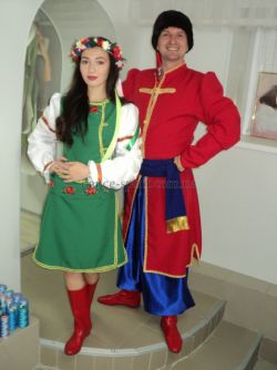 Українські костюми жіночий і чоловічий